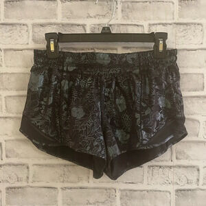 Women’s Lululemon DISCONTINUED hotty hot iridescent  leaf shorts 8